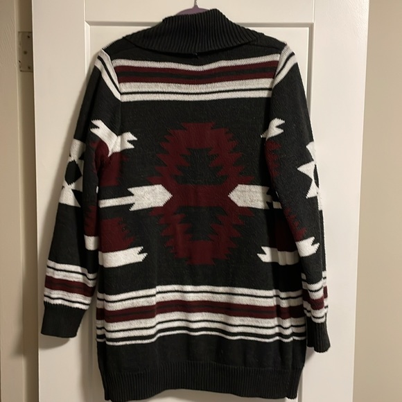 Women’s Cardigan - Picture 2 of 3